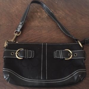 Authetic Coach Clutch